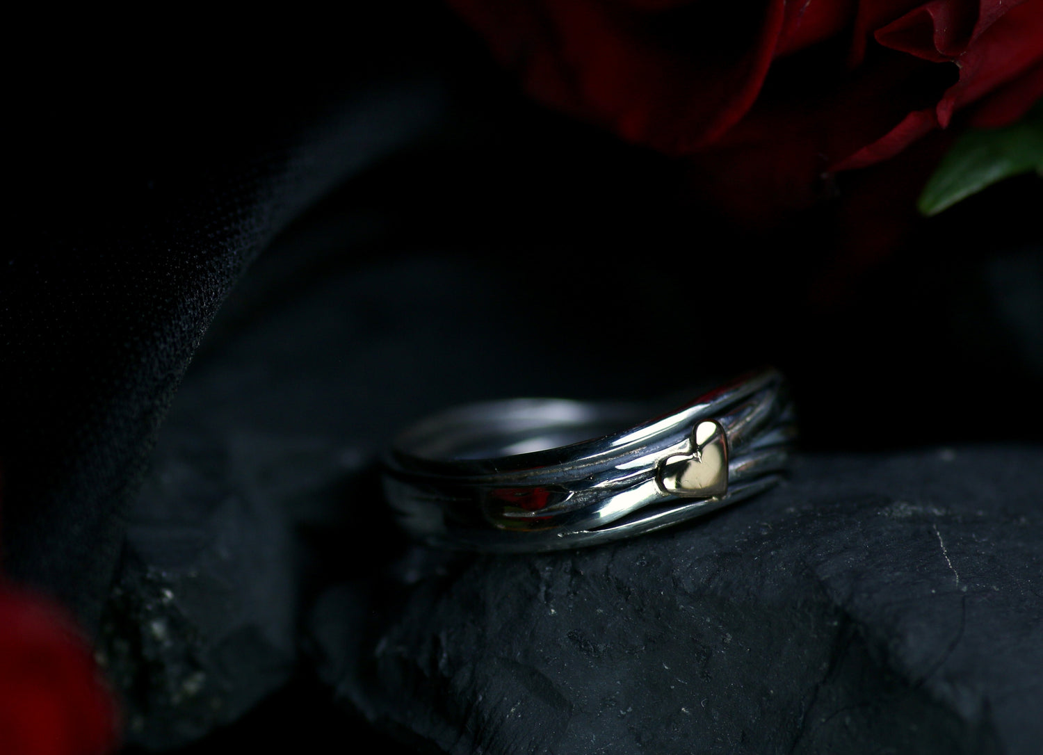 HERZ AUS GOLD INFINITY Unikat Ring aus Silber 925 mit 18k Rosé Gold Herz · Ringgrösse EU 60