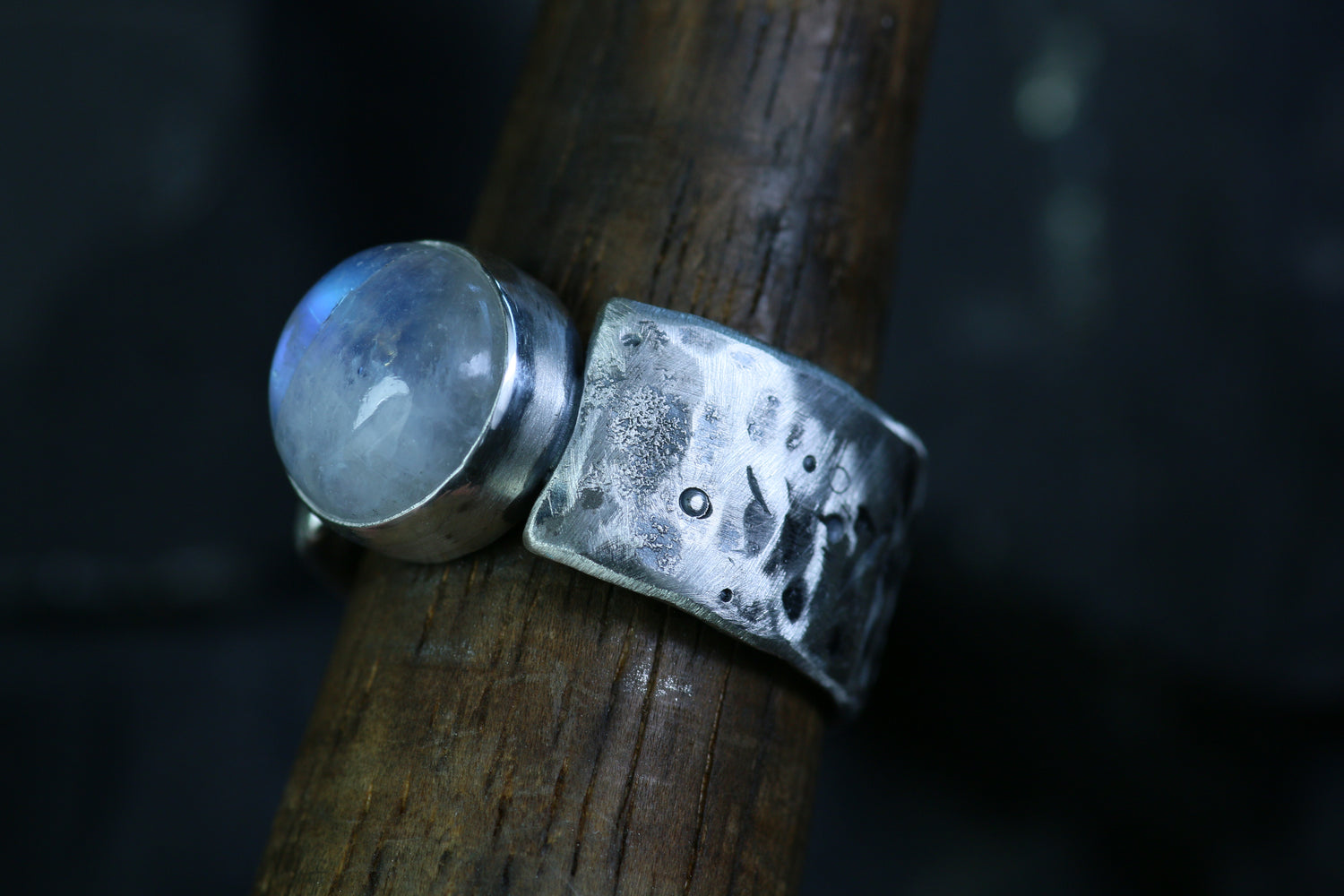 LUNA SELENA Moonstone Ring · One-of-a-kind in Sterling Silver 925