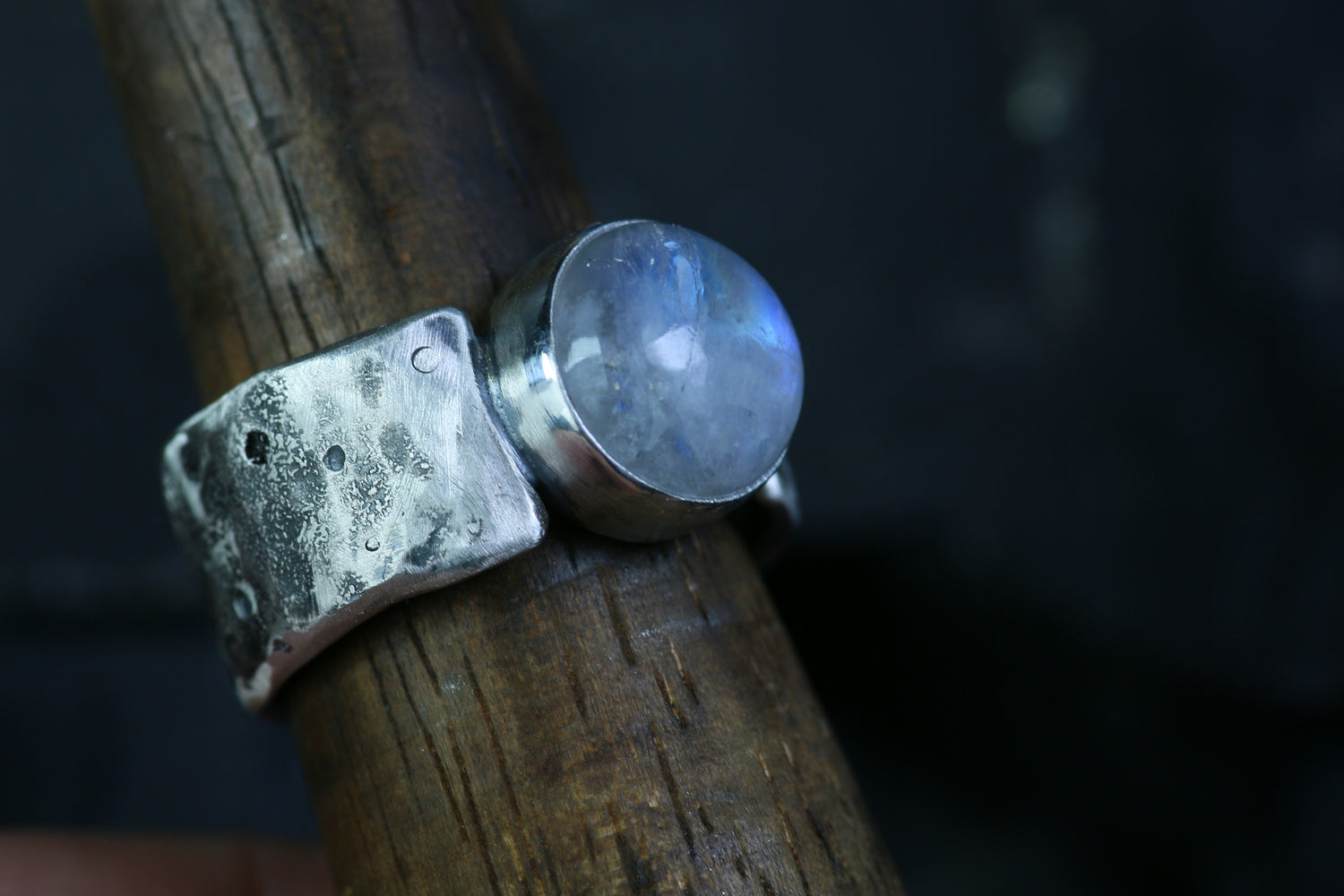 LUNA SELENA Moonstone Ring · One-of-a-kind in Sterling Silver 925