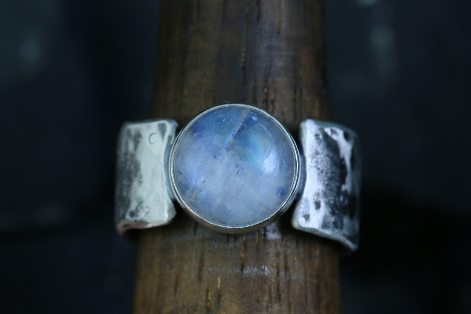 LUNA SELENA Moonstone Ring · One-of-a-kind in Sterling Silver 925