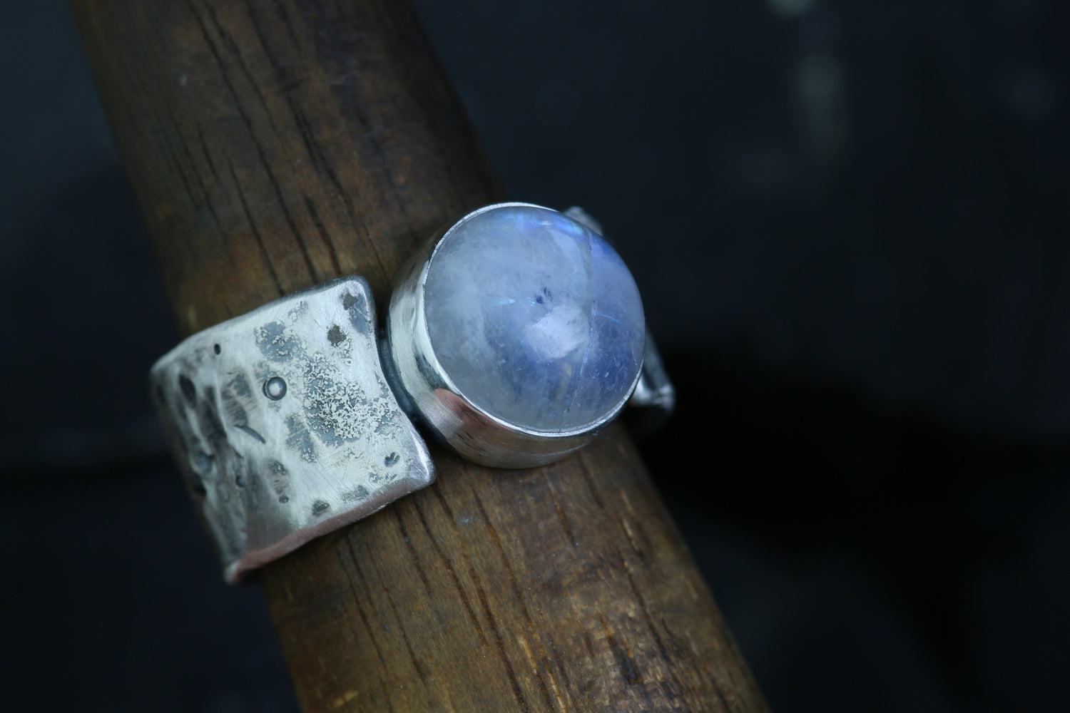 LUNA SELENA Moonstone Ring · One-of-a-kind in Sterling Silver 925
