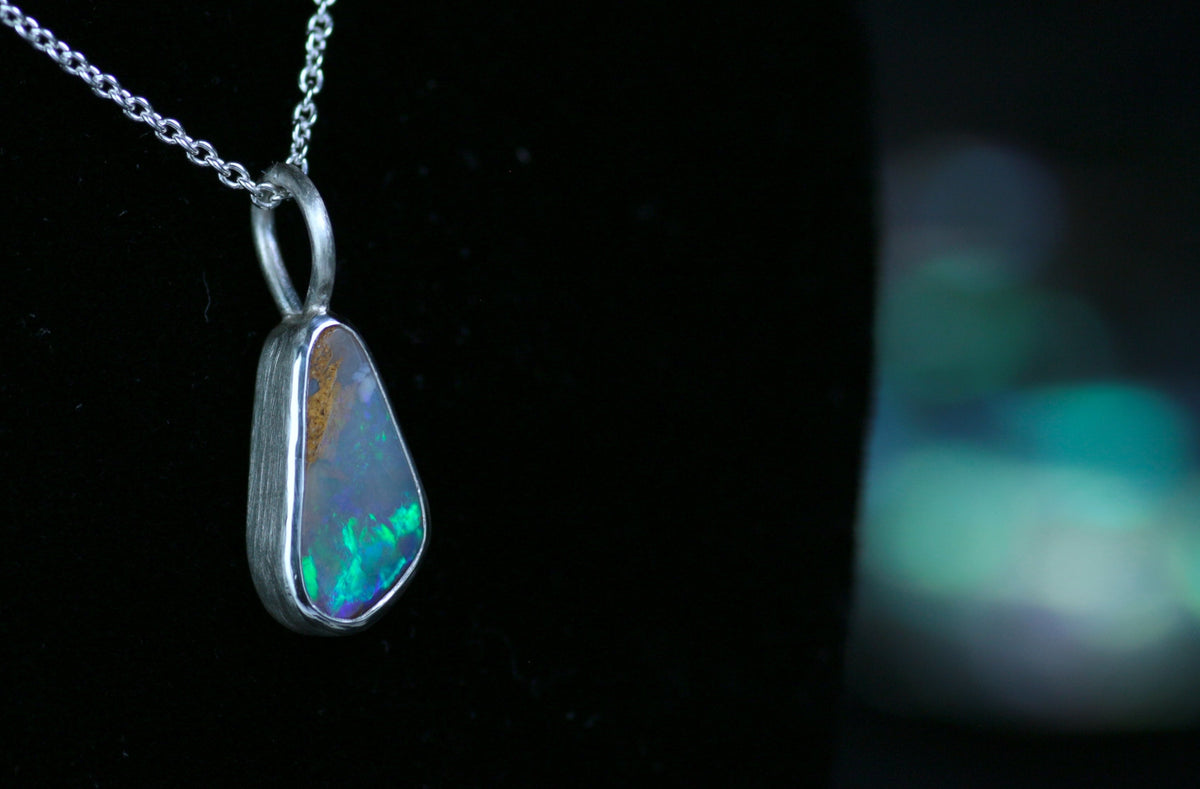 AQUA SERENA • Silberanhänger 925 mit australischem Opal · Unikat