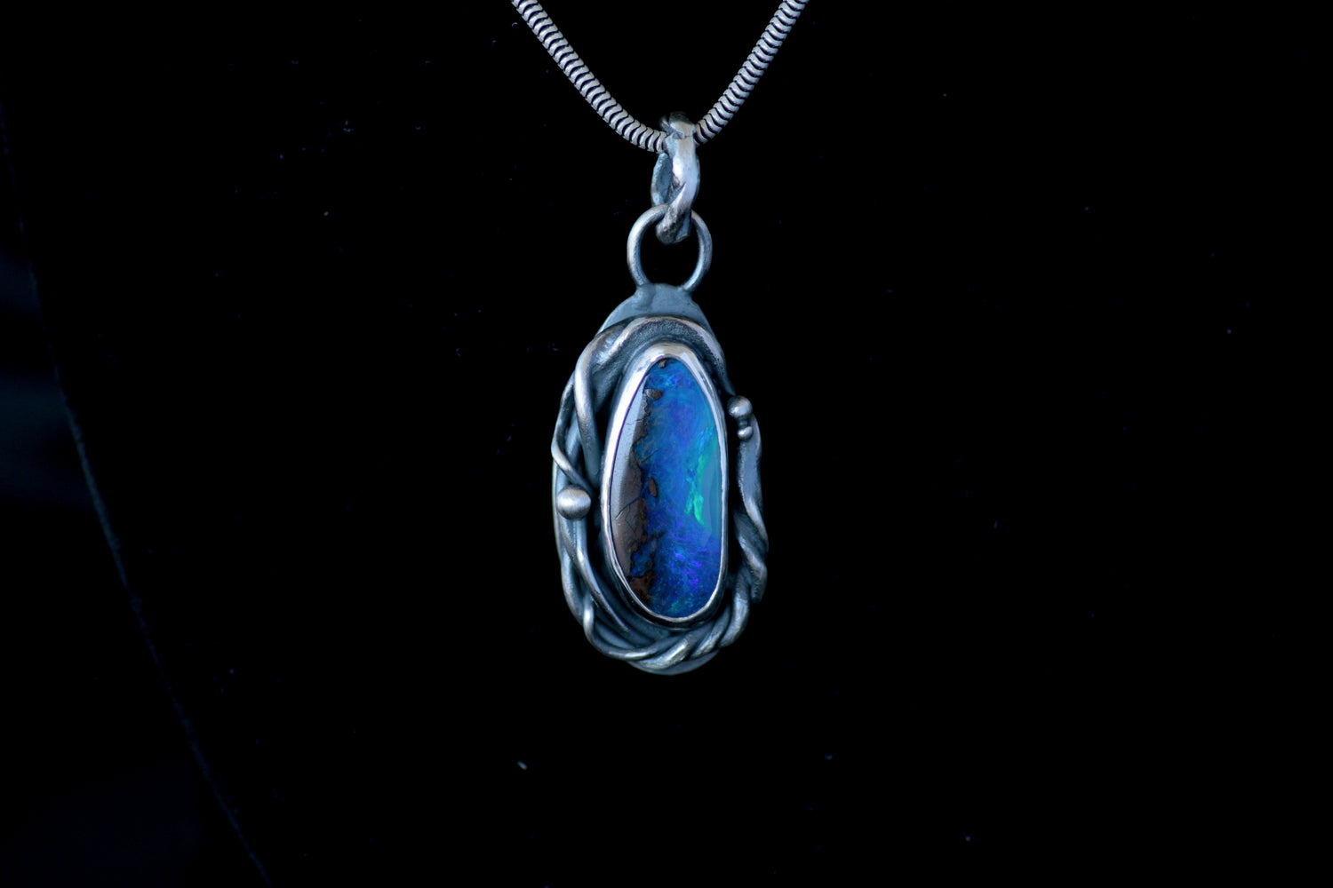IKARIA • Pendentif opale en argent 925 • Pièce unique