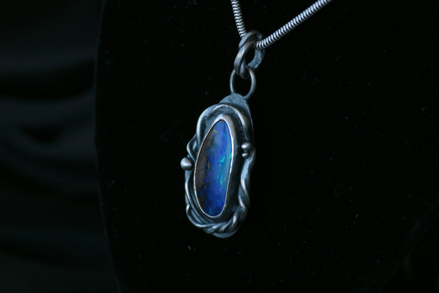 IKARIA • Pendentif opale en argent 925 • Pièce unique