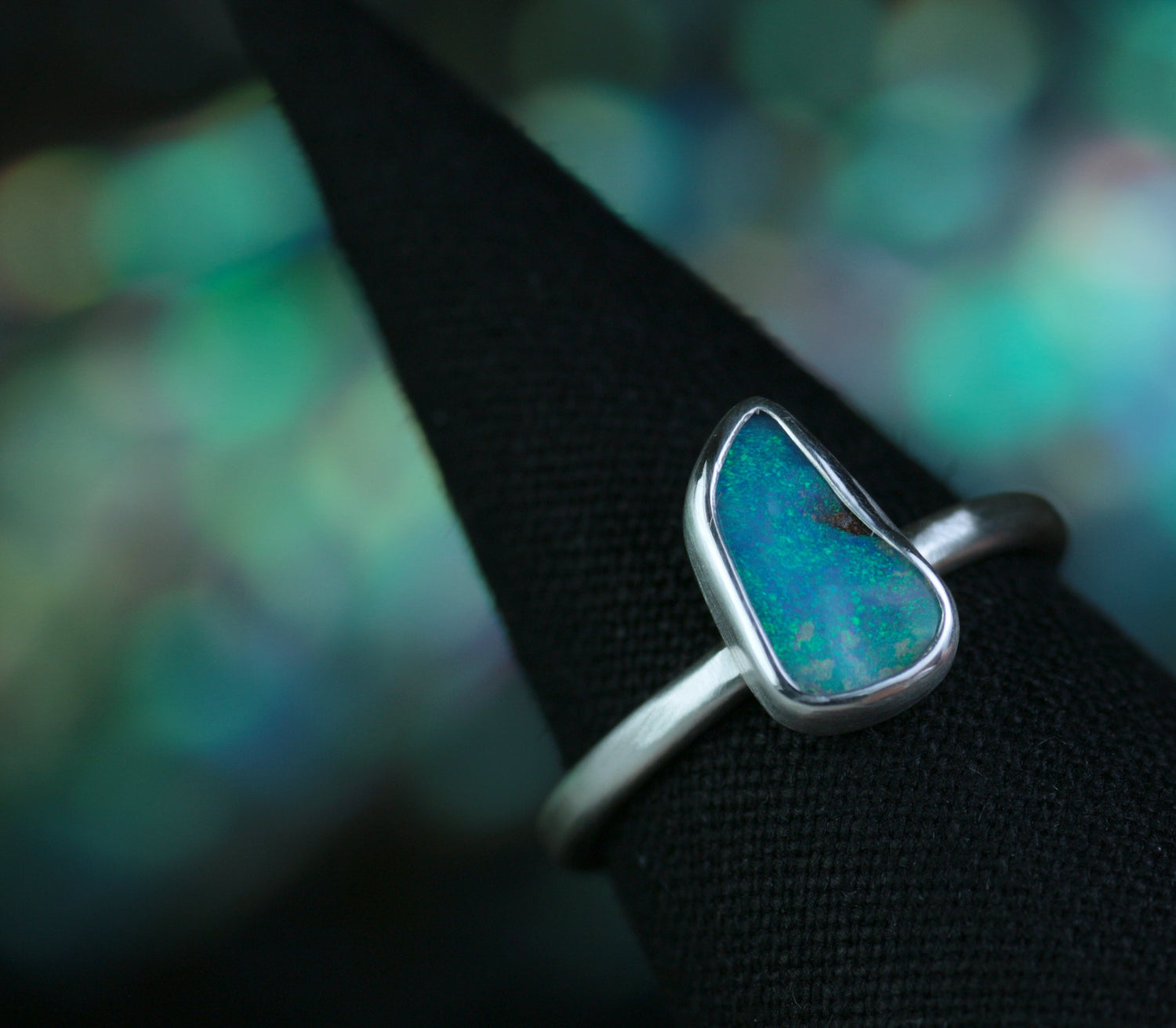 MAREA Ring • Designer Silberring 925 mit australischem Opal · Ringgrösse EU 57