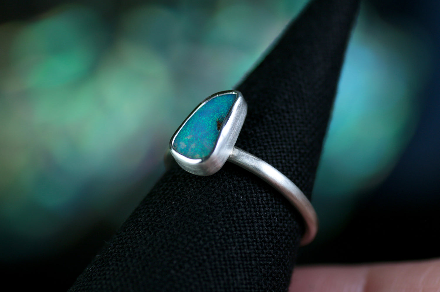MAREA Ring • Designer Silberring 925 mit australischem Opal · Ringgrösse EU 57