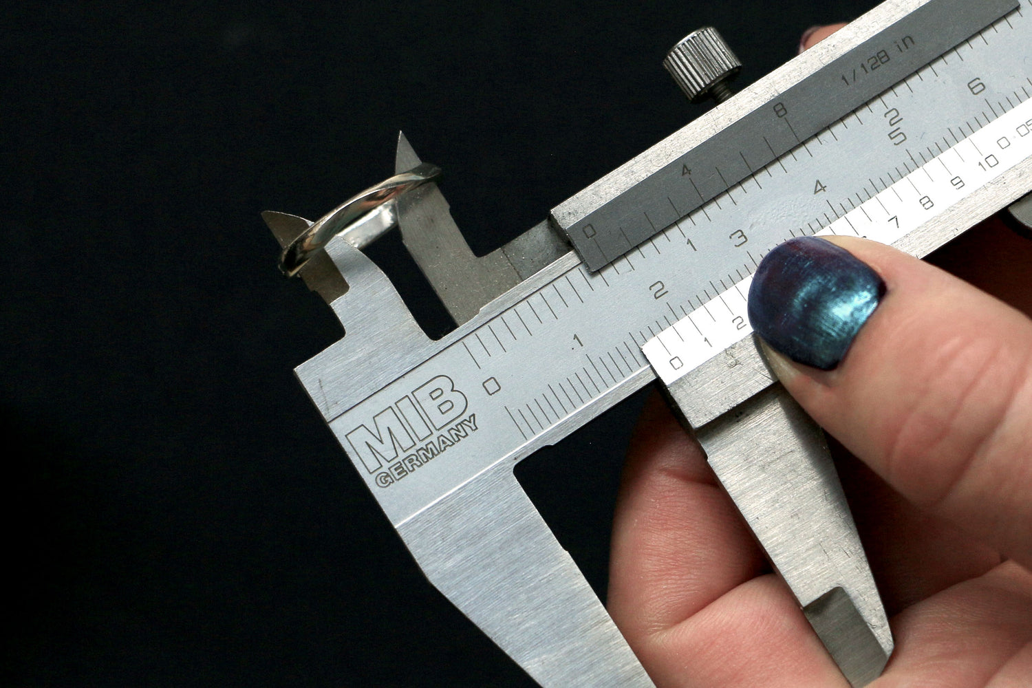 Ringgrösse bestimmen mit Ringsizer Messhilfe – EU Ringmassband für perfekte Passform