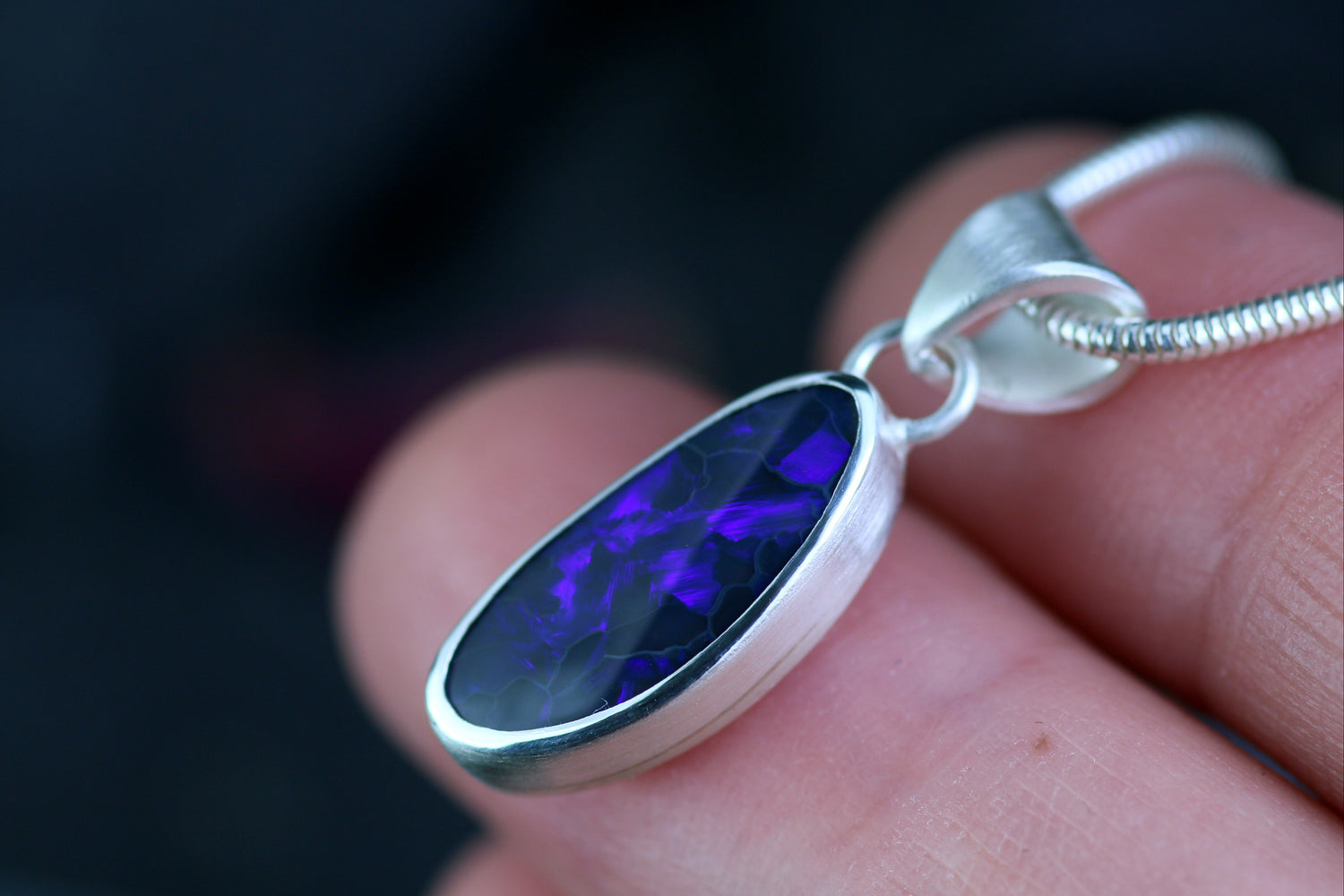 SOLIS OBSCURA Black Opal Unikat-Anhänger aus Silber 925