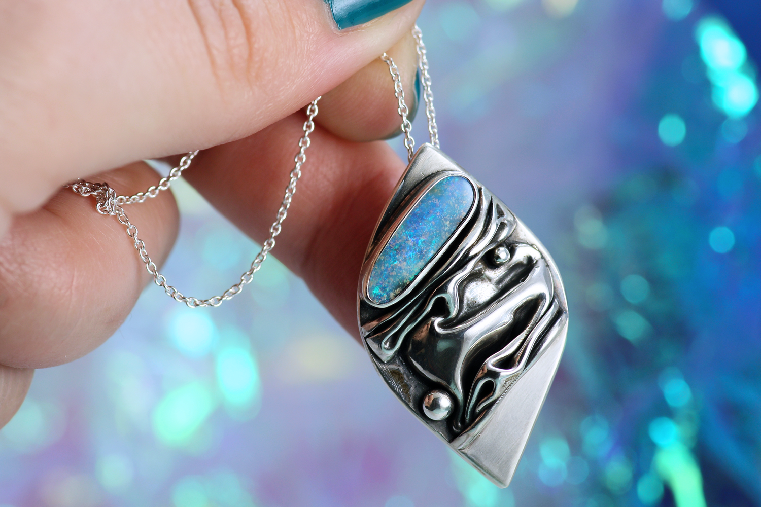 CORAL Kunstvoller Silberanhänger mit ozean-blauem Opal