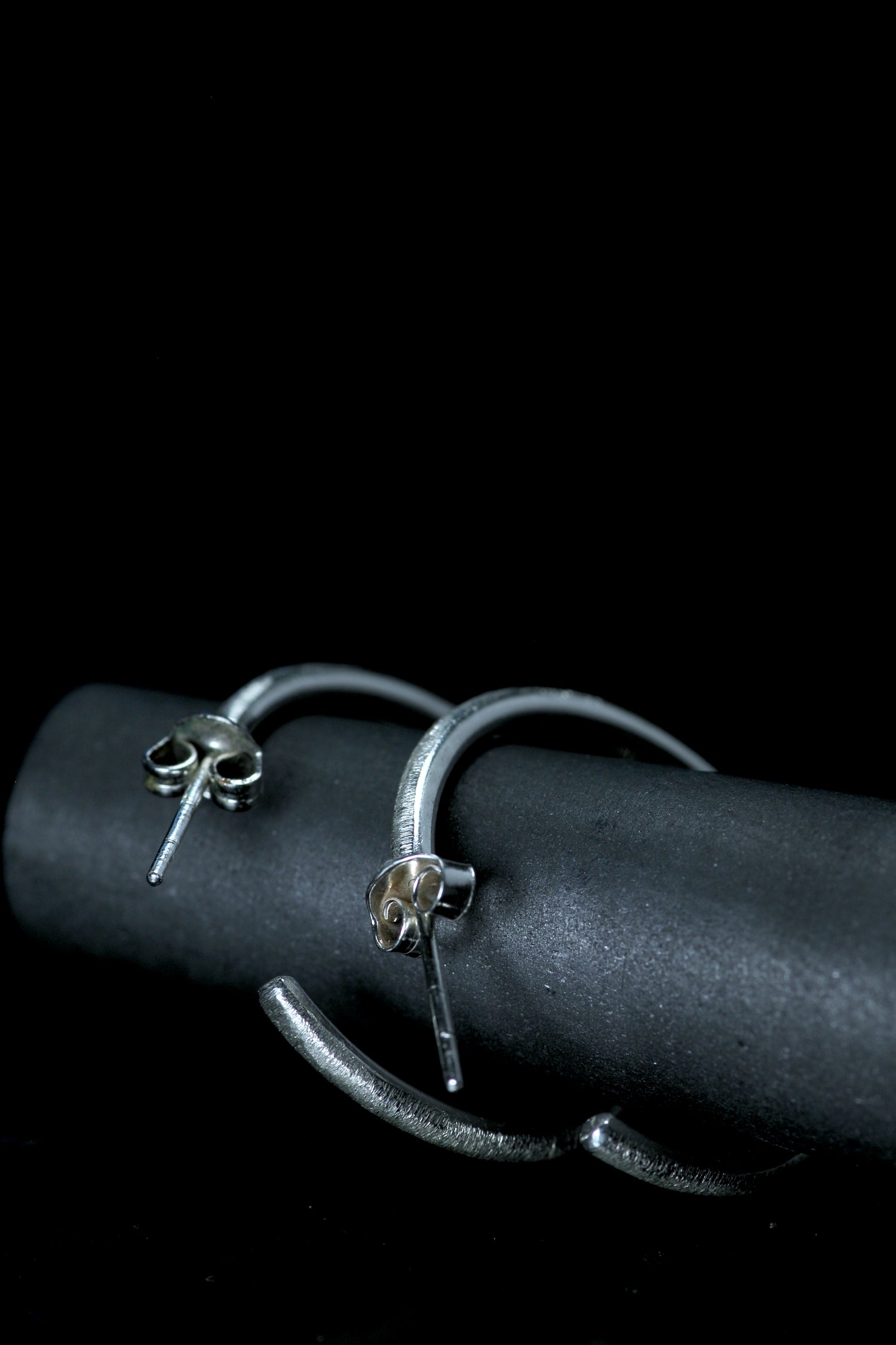 ORBIT Creolen aus Silber 925 mit Satin Finish · 30 mm · Silver Hoops