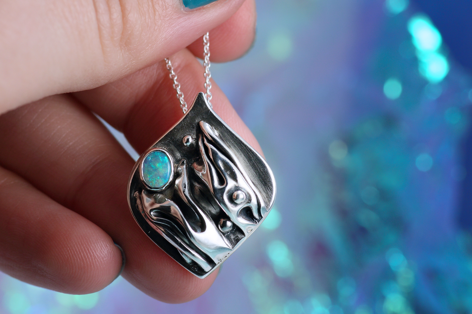 OASIS Silberanhänger mit grünblauem Lightning Ridge Opal