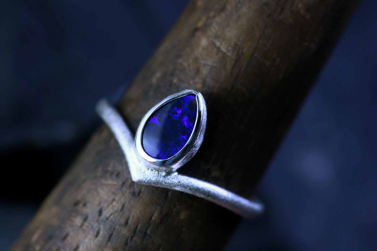 LACRIMA INDIGO Black Opal Ring aus Silber 925 · Ringgrösse EU 50 - 51