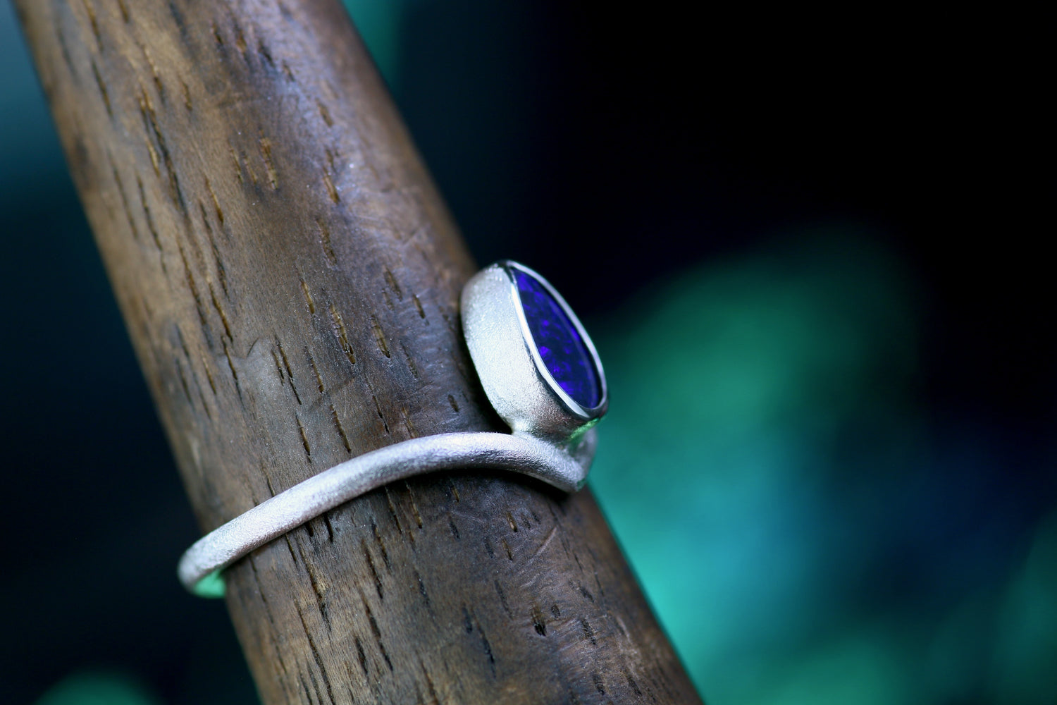 LACRIMA INDIGO Black Opal Ring aus Silber 925 · Ringgrösse EU 50 - 51