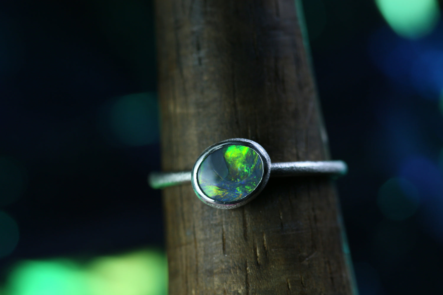 AURA Black Opal Ring aus Silber 925 · Ringgrösse EU 56