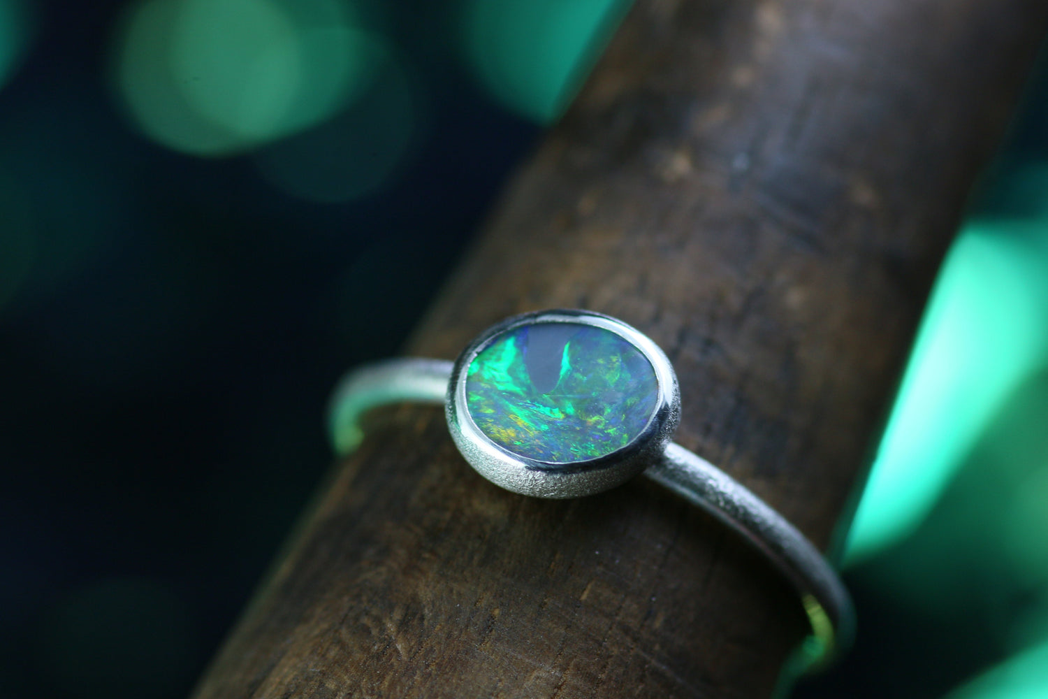 AURA Black Opal Ring aus Silber 925 · Ringgrösse EU 56