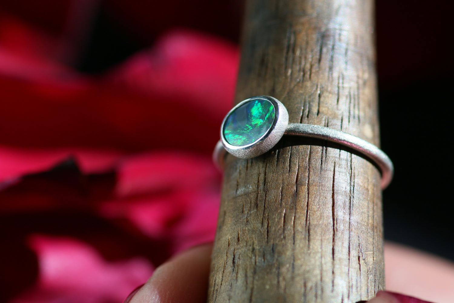 AURA Black Opal Ring aus Silber 925 · Ringgrösse EU 56
