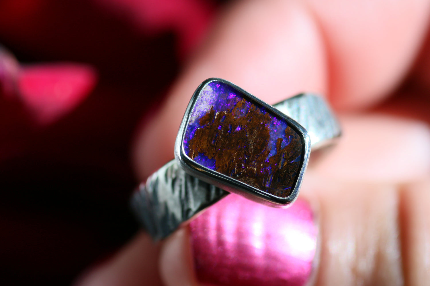 NAMIR PURPURA Silberring mit australischem Opal · EU 66