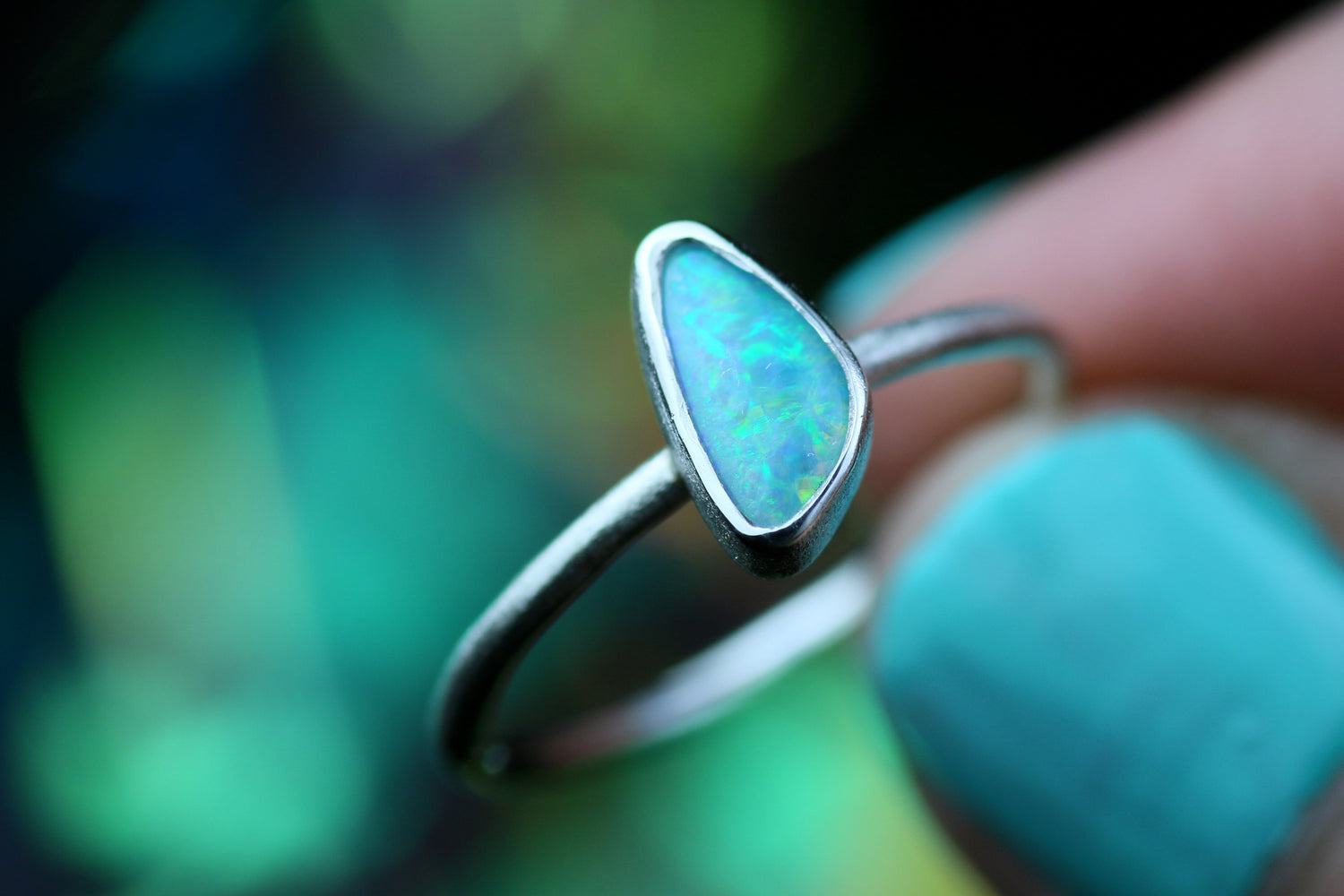 IRIS MARIS Silberring mit bezauberndem Opal · Ringgrösse EU 57 - 58