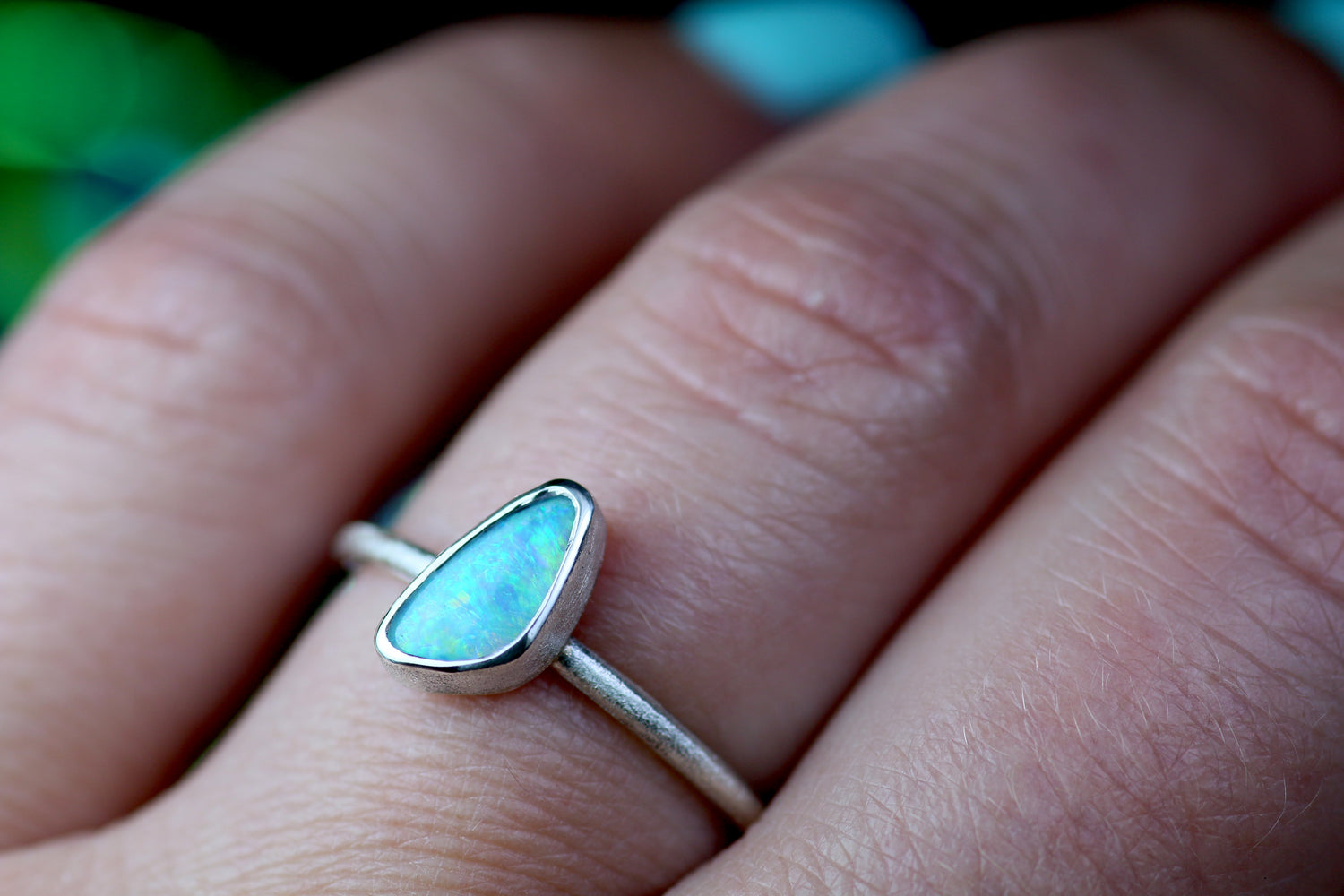IRIS MARIS Silberring mit bezauberndem Opal · Ringgrösse EU 57 - 58